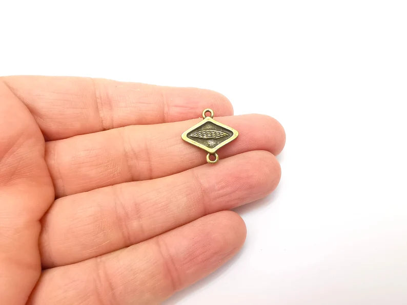 5 Bronze Connector Charms, Boho Charm, Rustic Charm, Earring Charm, Bronze Pendant, Necklace Parts, Antique Bronze Plated 19x19mm G35685