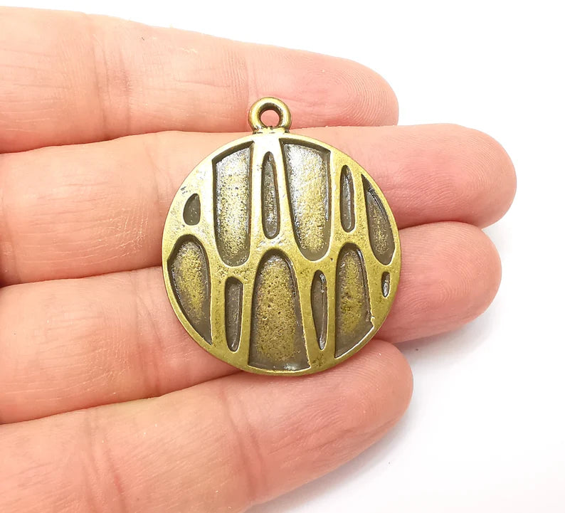 Bronze Pendant, Bronze Charms, Earring Charms, Dangle Pendant, Locket Pendant, Necklace Pendant, Antique Bronze Plated Metal 39x32mm G35686