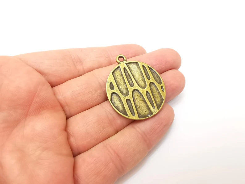 Bronze Pendant, Bronze Charms, Earring Charms, Dangle Pendant, Locket Pendant, Necklace Pendant, Antique Bronze Plated Metal 39x32mm G35686