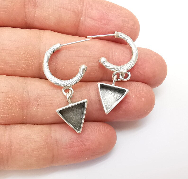 Earring Stud Base, Earring Blank, Ear Settings Resin Bezel, Cabochon Mounting, Antique Silver Plated Brass (10mm triangle blanks) G35727