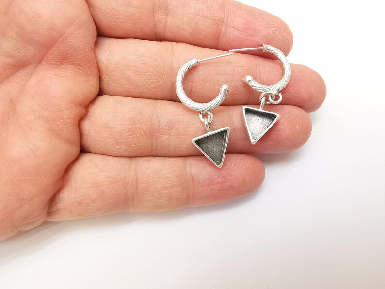 Earring Stud Base, Earring Blank, Ear Settings Resin Bezel, Cabochon Mounting, Antique Silver Plated Brass (10mm triangle blanks) G35727