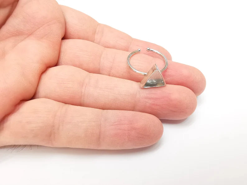 Shiny Silver Triangle Ring Setting, Cabochon Blank, Resin Bezel, Ring Mounting, Epoxy Frame, Adjustable Rhodium Plated Brass 10mm G35883