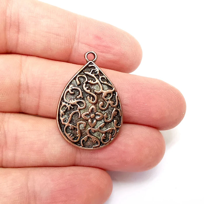 2 Copper Dangle Charms, Hammered Boho Charm, Rustic Charm, Earring Charm, Copper Pendant, Necklace Parts, Antique Copper Plated 32x21mm G35915