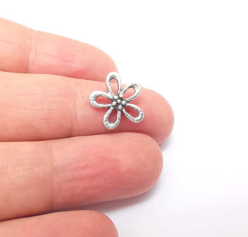 10 Flower Charm, Flower Findings Connector, (Double sided) Bracelet Component, Earring Charm, Necklace Parts, Antique Silver Plated 14mm G35922