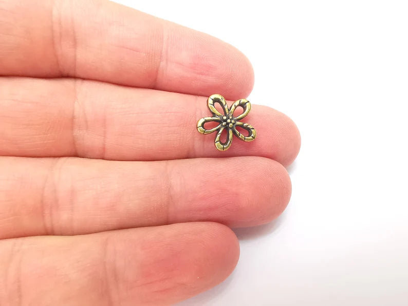 10 Flower Charms, Flower Findings, Flower Connector, Bracelet Component, Earring Charm, Necklace Parts, Antique Bronze Plated 14mm G35948