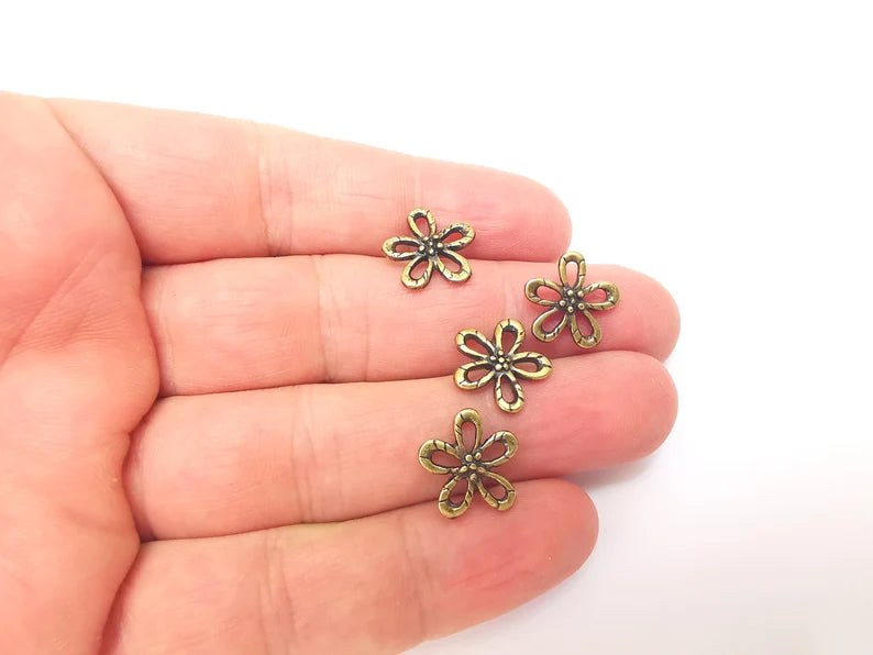 10 Flower Charms, Flower Findings, Flower Connector, Bracelet Component, Earring Charm, Necklace Parts, Antique Bronze Plated 14mm G35948