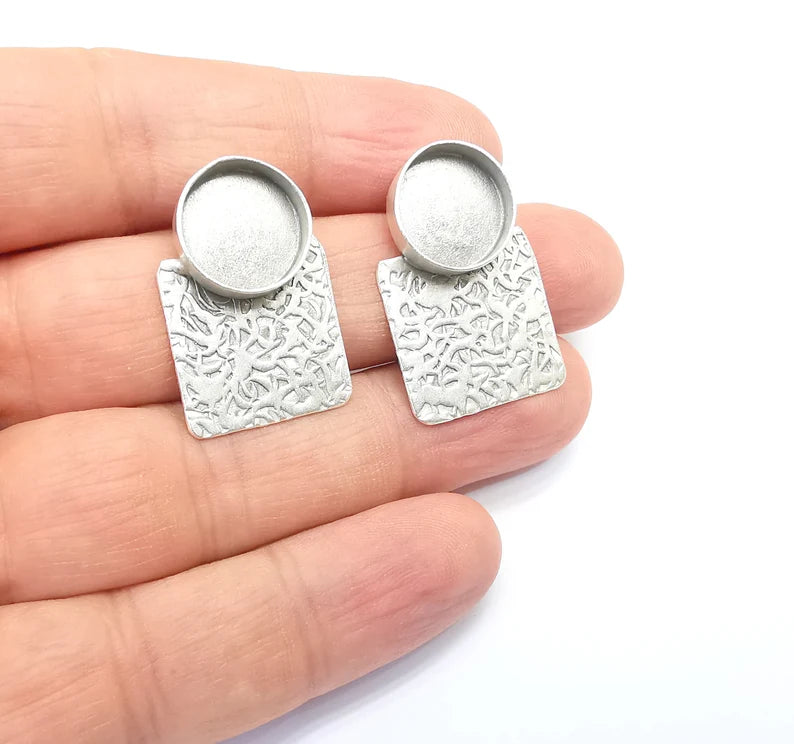 Earring Stud Base, Hammered Earring Blank, Ear Settings Resin Bezel, Cabochon Mounting, Antique Silver Plated Brass (14mm blanks) G35746