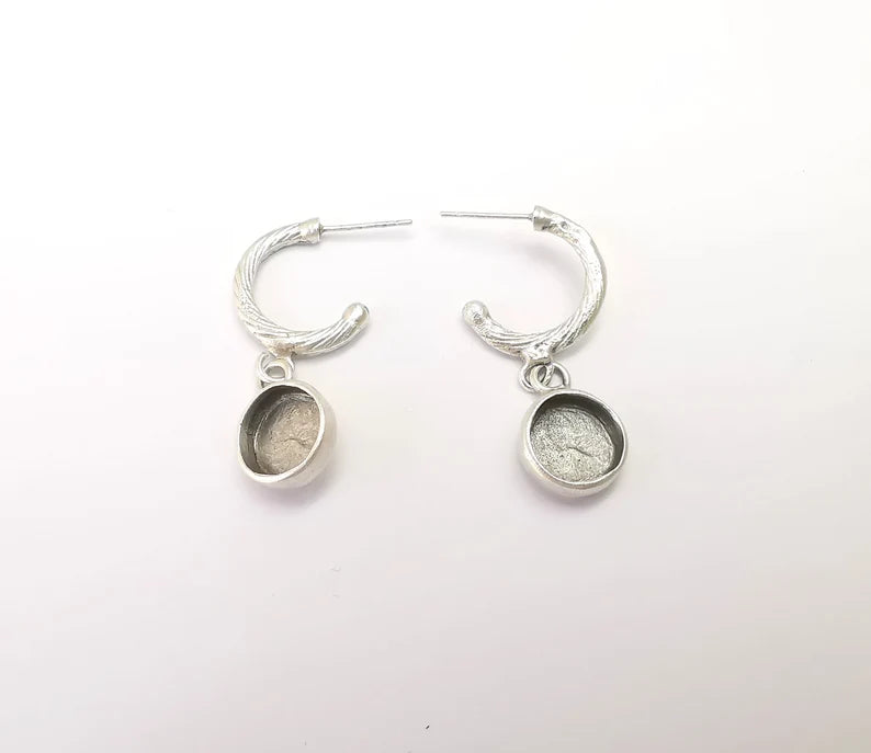 Earring Stud Base, Earring Blank, Ear Settings Resin Bezel, Cabochon Mounting, Antique Silver Plated Brass (10mm blanks) G35753