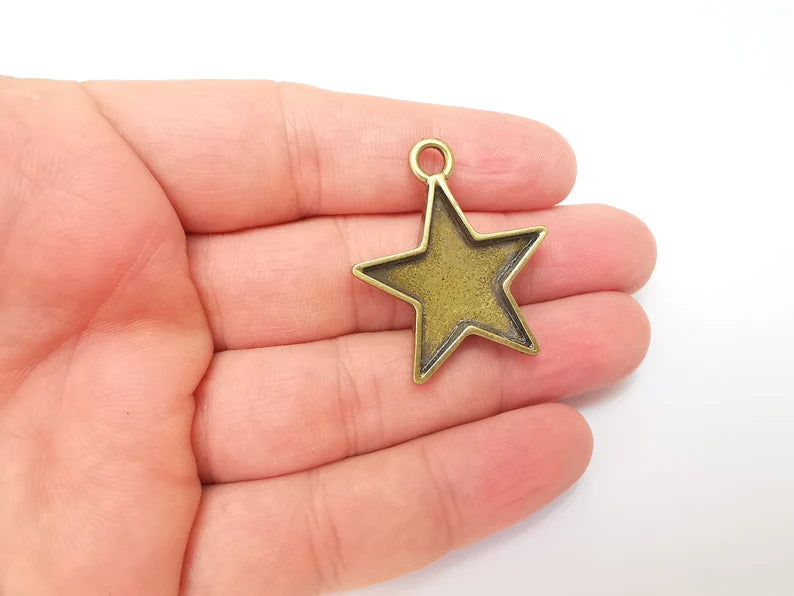 Star Charms, Dangle Charms, Earring Charms, Bronze Pendant, Necklace Pendant, Antique Bronze Plated Metal 37x32mm G35940