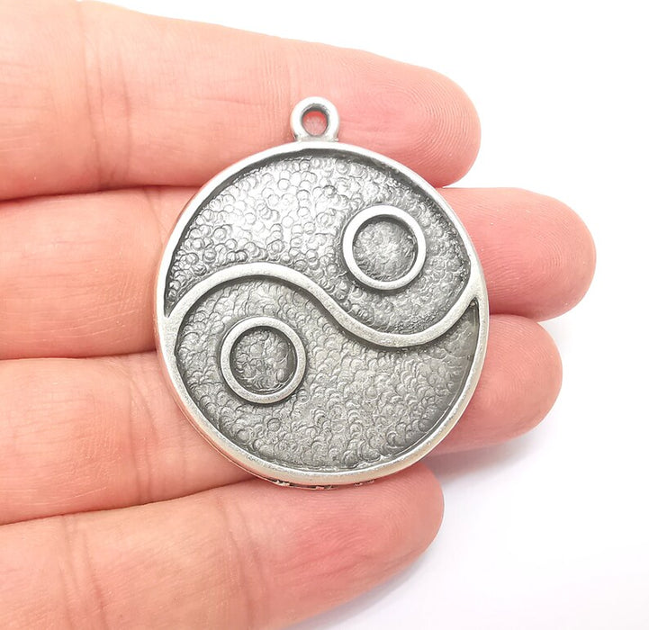 Silver Dangle Charms, Ying Yang Charms, Boho Charms, Earring Charms, Silver Pendant, Necklace Parts, Antique Silver Plated 45x39mm G35941