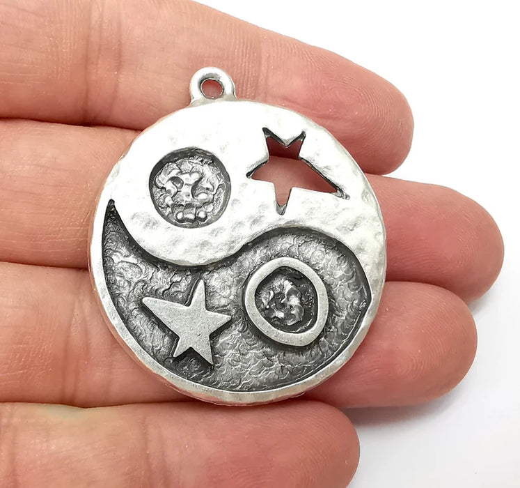 Silver Star Pendant, Round Pendant, Medallion Pendant, Silver Locket Pendant, Necklace Parts, Antique Silver Plated 44x39mm G35963