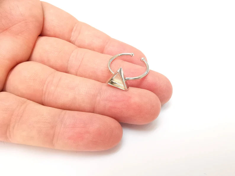 Shiny Silver Triangle Ring Setting, Cabochon Blank, Resin Bezel, Ring Mounting, Epoxy Frame, Adjustable Rhodium Plated Brass 8mm G35967