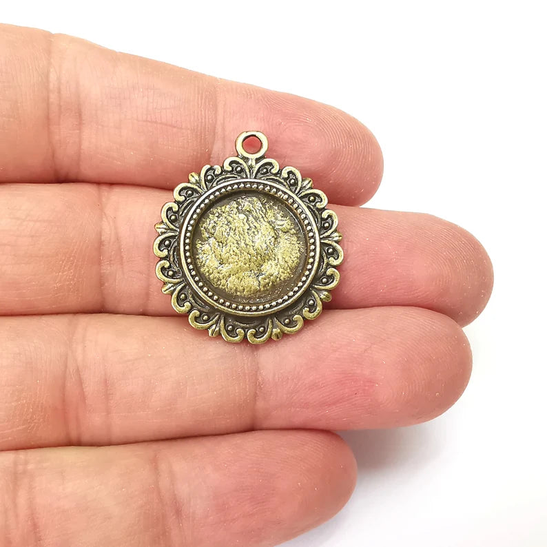 2 Bronze Dangle Charms Blank, Earring Charms Base, Cabochon Bezel, inlay Mounting, Resin Necklace, Antique Bronze Plated 15mm G35784