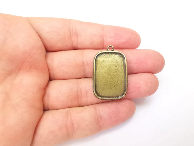 Bronze Pendant Blank, Cabochon Bezel, Locket Pendant Base, inlay Mountings, Resin Necklace, Antique Bronze Plated Metal 30x20mm blank G35790