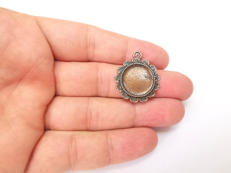 2 Copper Dangle Charms Blank, Earring Charms Base, Cabochon Bezel, inlay Mounting, Resin Necklace, Antique Copper plated 16mm blank G35795