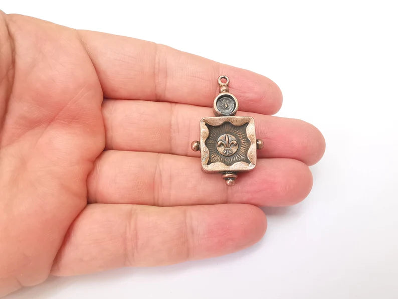 Copper Dangle Charms, Ethnic Charms, Jewelry Parts, Bracelet Component, Antique Copper Plated Metal Charms (40x24mm) G35799