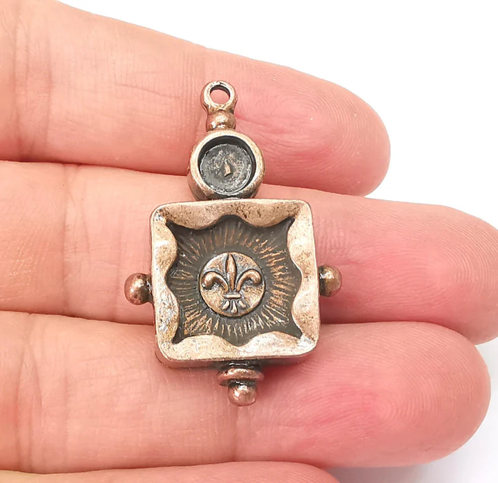 Copper Dangle Charms, Ethnic Charms, Jewelry Parts, Bracelet Component, Antique Copper Plated Metal Charms (40x24mm) G35799