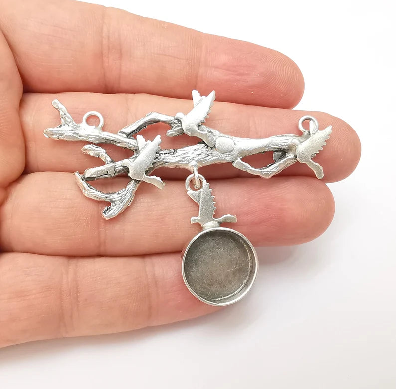 Tree Branch Bird Pendant Blank, Cabochon Bezel, Locket Base, inlay Mounting, Resin Necklace, Antique Silver Plated Brass 16mm bezel G35813