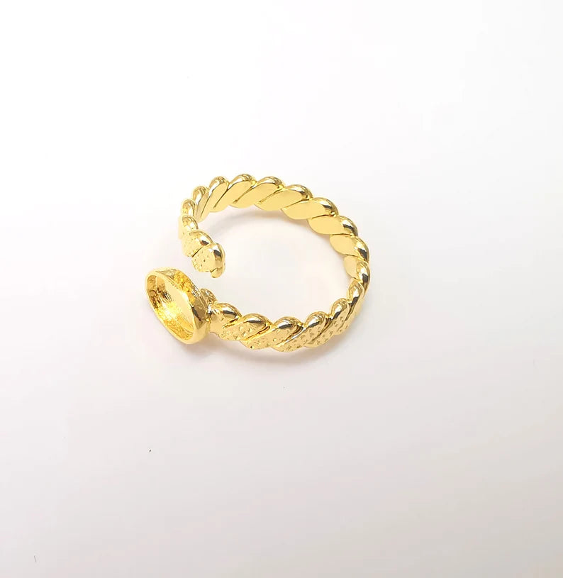 Twisted Ring Setting, Cabochon Blank, Resin Bezel, Ring Mounting, Epoxy Frame Base, Adjustable Shiny Gold Plated Brass 8x6mm G36007