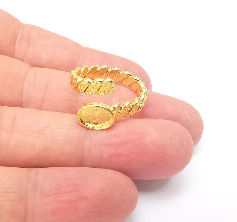 Twisted Ring Setting, Cabochon Blank, Resin Bezel, Ring Mounting, Epoxy Frame Base, Adjustable Shiny Gold Plated Brass 8x6mm G36007