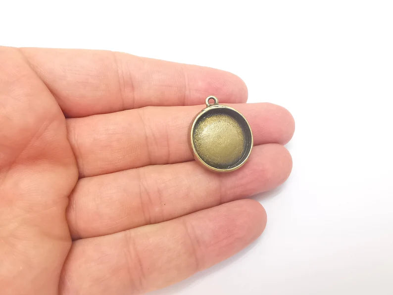 2  Pendant Blanks, Resin Bezel Bases, Mosaic Mountings, Dry flower Frame, Polymer Clay base, Antique Bronze Plated (20mm) G36244