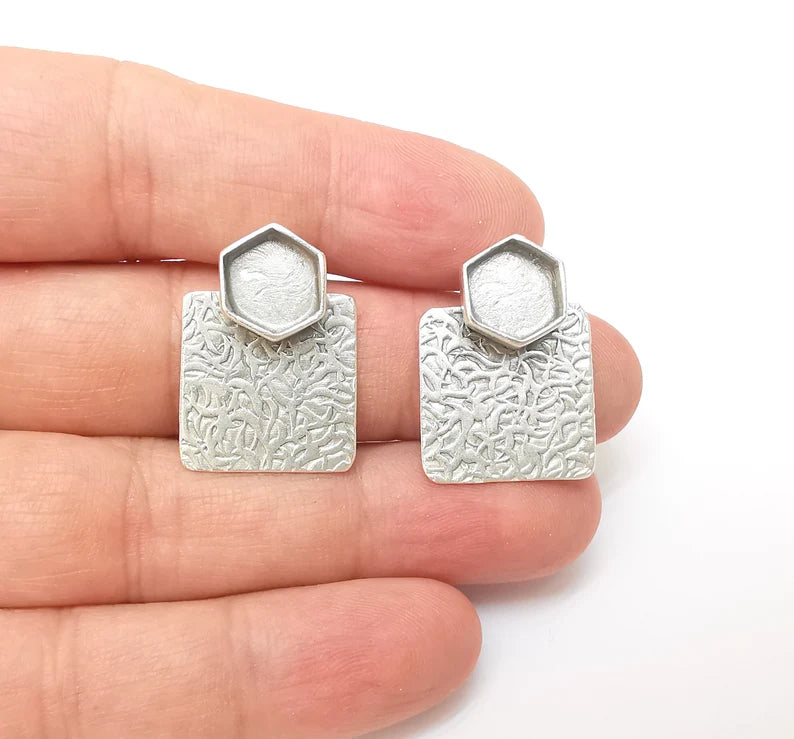 Earring Stud Base, Hammered Earring Blank, Ear Settings Resin Bezel, Cabochon Mounting, Antique Silver Plated Brass (10mm hexagon ) G35846