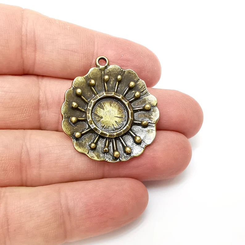Bronze Dangle Charms, Boho Charms, Rustic Charms, Earring Charms, Bronze Pendant, Necklace Parts, Antique Bronze Plated 36x21 G38071
