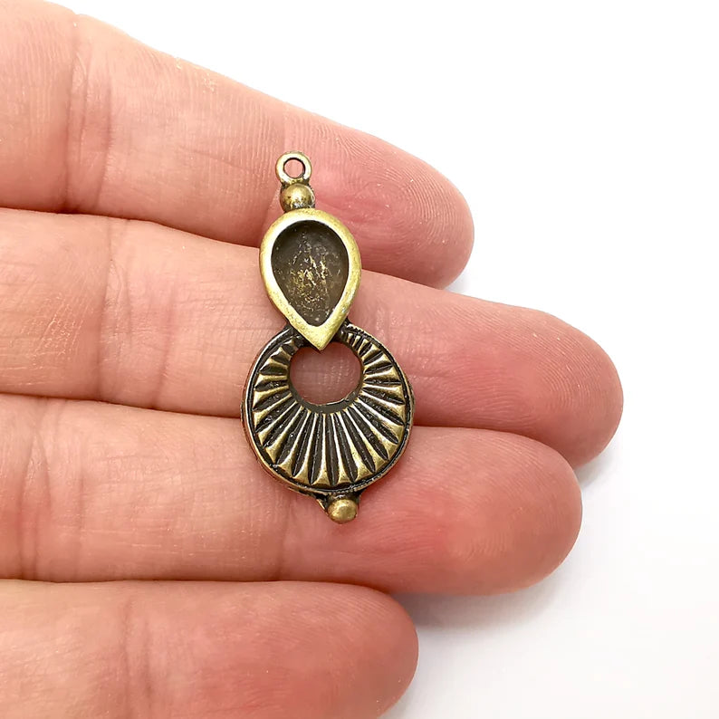 Bronze Dangle Charms, Boho Charms, Rustic Charms, Earring Charms, Bronze Pendant, Necklace Parts, Antique Bronze Plated 38x16mm G35864