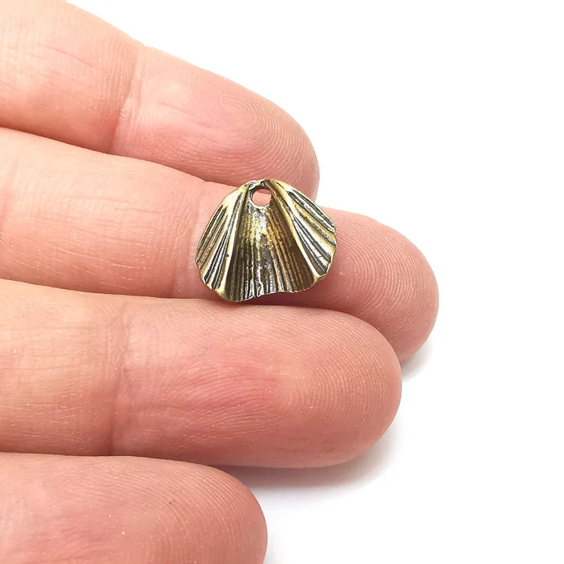 Bronze Dangle Charms, Boho Charms, Rustic Charms, Earring Charms, Bronze Pendant, Necklace Parts, Antique Bronze Plated 15x13mm G36037