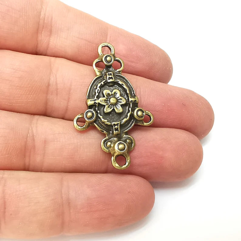 Bronze Flower Charms Connector, Jewelry Parts, Bronze Bracelet Component, Bronze Finding, Antique Bronze Plated Metal (41x25mm) G36038