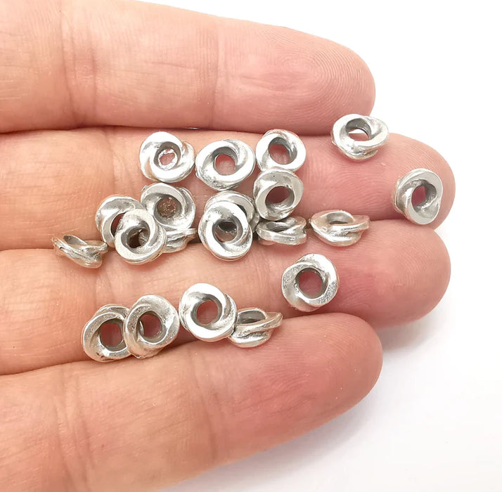 10 Round Disc Beads, Middle Hole, Hoop Connector, Discs Findings, Antique Silver Plated (9mm) G36050