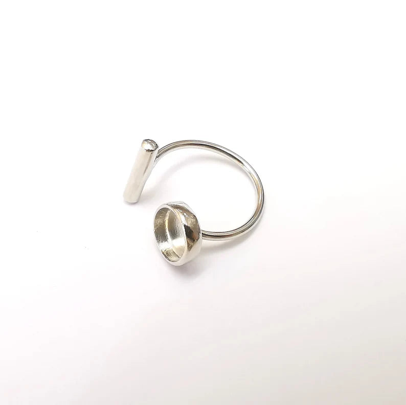 Shiny Silver Rod and Round Ring Setting, Cabochon Blank, Resin Bezel, Ring Mounting, Epoxy Base, Adjustable Rhodium Plated Brass 8mm G35899