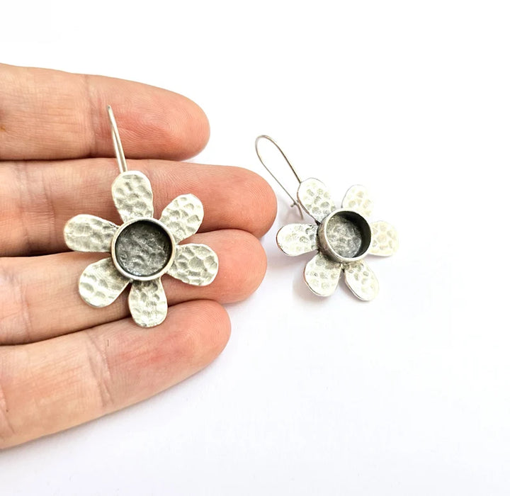 Flower Earring Stud Base, Earring Blank, Ear Settings Resin Bezel, Cabochon Mounting, Antique Silver Plated Brass (10mm blanks) G26540