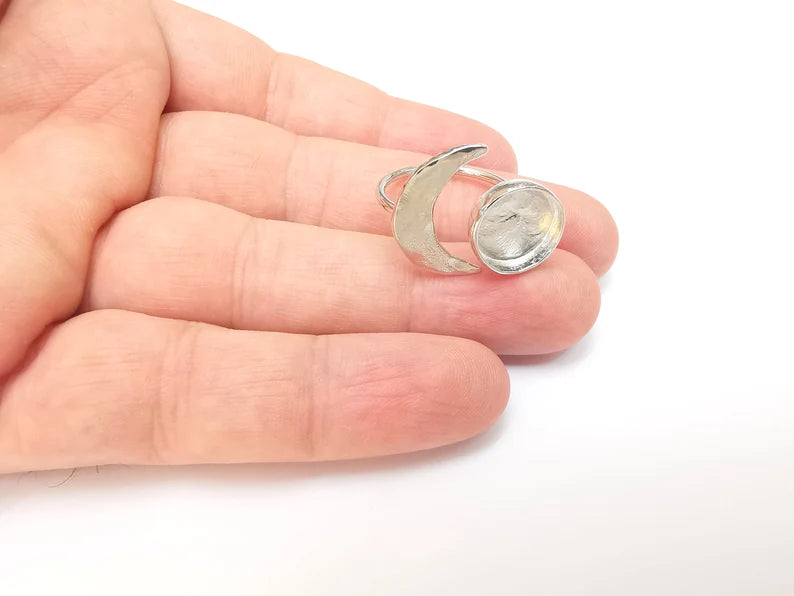Shiny Silver Hammered Crescent Ring Setting, Cabochon Blank, Resin Bezel Mounting, Epoxy Frame, Adjustable Rhodium Plated Brass 12mm G35931