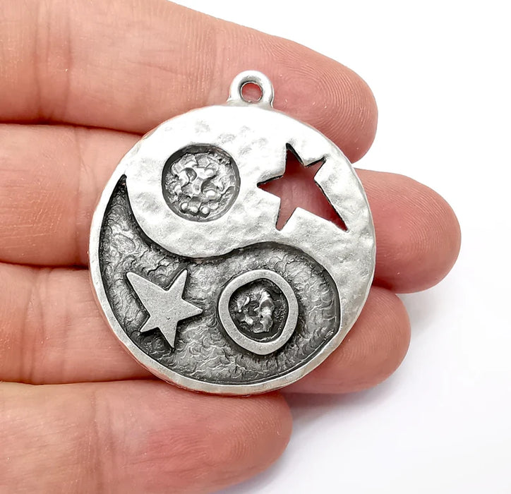 Silver Star Pendant, Round Pendant, Medallion Pendant, Silver Locket Pendant, Necklace Parts, Antique Silver Plated 44x39mm G35963