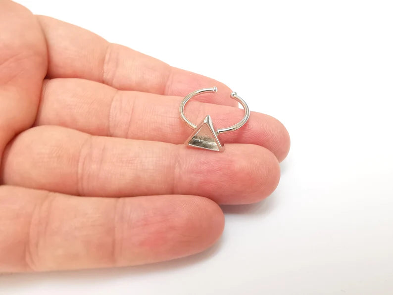Shiny Silver Triangle Ring Setting, Cabochon Blank, Resin Bezel, Ring Mounting, Epoxy Frame, Adjustable Rhodium Plated Brass 8mm G35967
