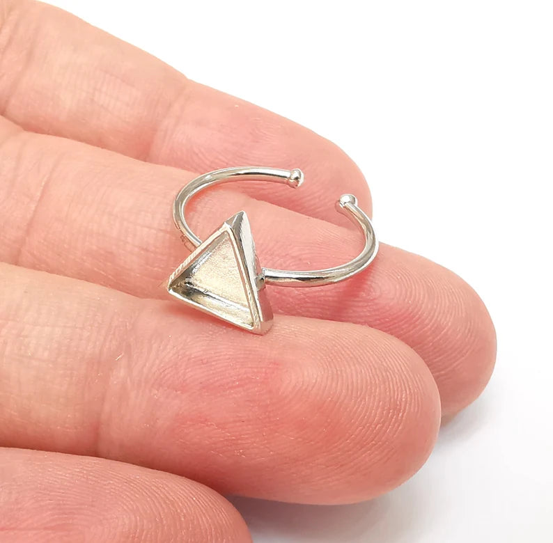 Shiny Silver Triangle Ring Setting, Cabochon Blank, Resin Bezel, Ring Mounting, Epoxy Frame, Adjustable Rhodium Plated Brass 8mm G35967