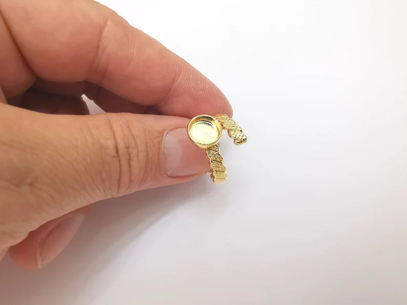 Twisted Ring Setting, Cabochon Blank, Resin Bezel, Ring Mounting, Epoxy Frame Base, Adjustable Shiny Gold Plated Brass 8mm G36027