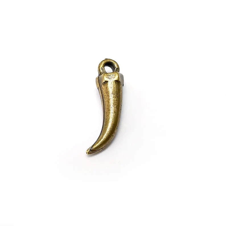 4 Tooth Spike Charms, Boho Charms, Dangle Charm, DIY Charms, Earring Charm, Necklace Parts, Antique Bronze Plated 25mm G36120