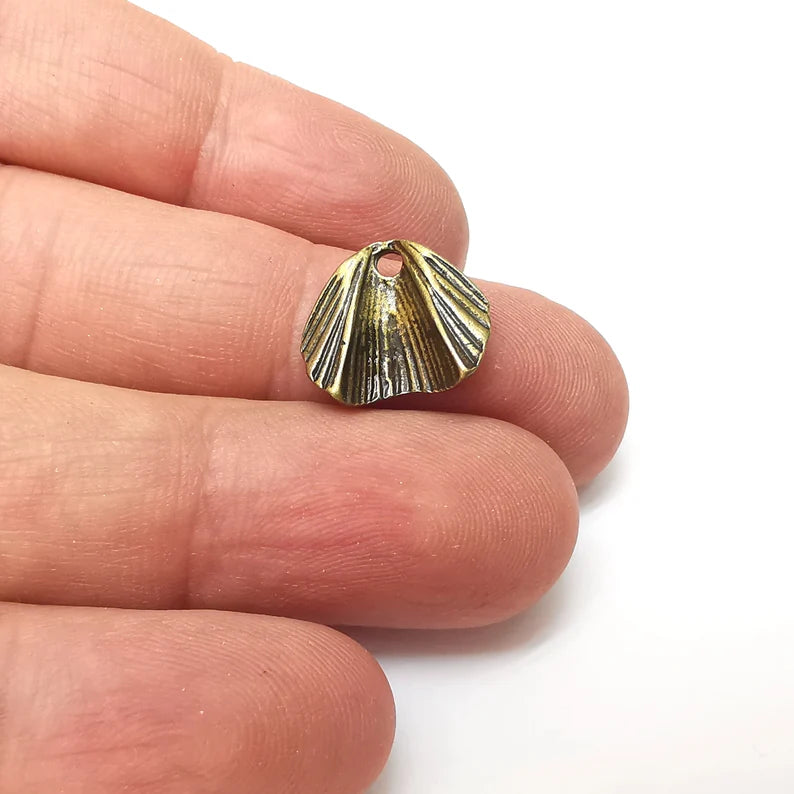 Bronze Dangle Charms, Boho Charms, Rustic Charms, Earring Charms, Bronze Pendant, Necklace Parts, Antique Bronze Plated 15x13mm G36037