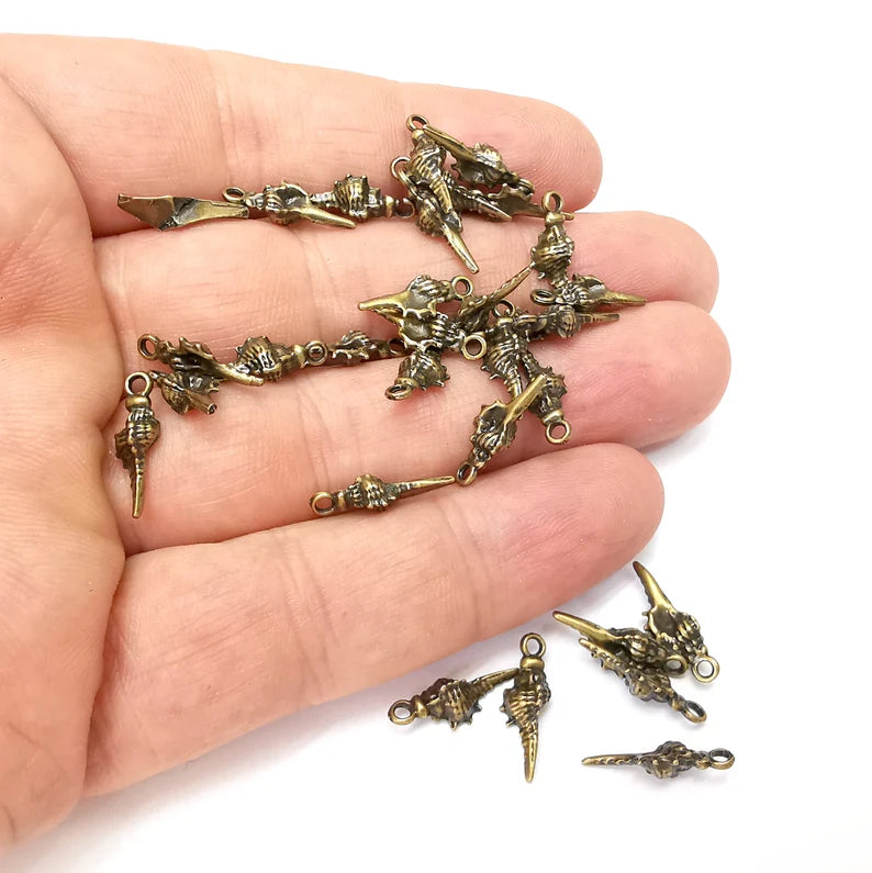 10 Conch Sea Shell Charms, Small Charms, Earring Charms, Bronze Pendant, Necklace Pendant, Antique Bronze Plated Metal 16x6mm G36068