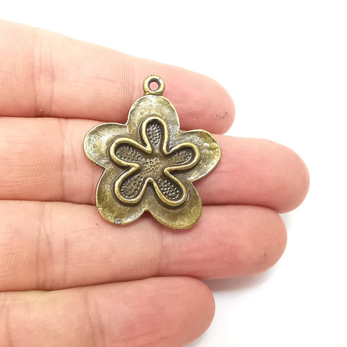 2 Flower Charms, Daisy Charms, Dangle Charm, DIY Charms, Earring Charm, Necklace Parts, Antique Bronze Plated 34x30mm G36096