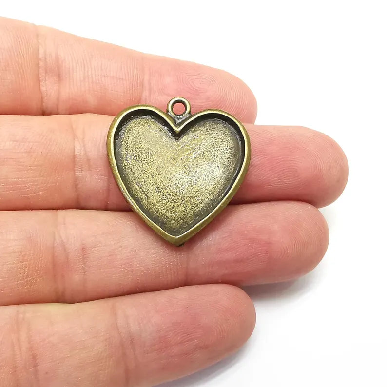 Heart Pendant Blanks, Resin Bezel Bases, Mosaic Mountings, Dry flower Frame, Polymer Clay base, Antique Bronze Plated (25x25mm) G36177