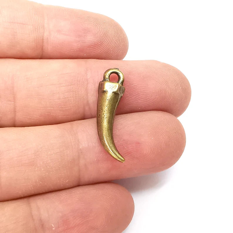 4 Tooth Spike Charms, Boho Charms, Dangle Charm, DIY Charms, Earring Charm, Necklace Parts, Antique Bronze Plated 25mm G36120