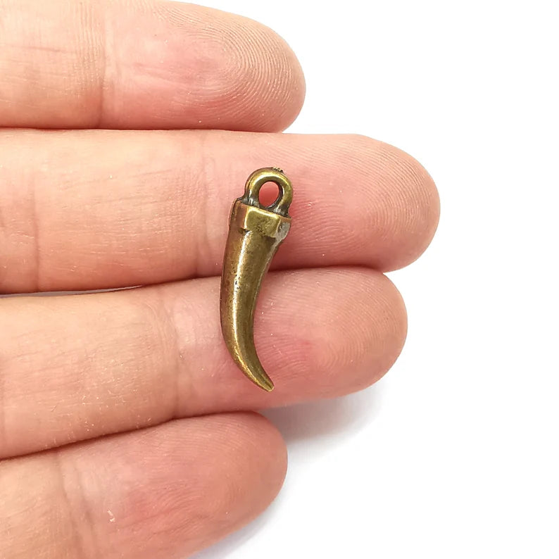 4 Tooth Spike Charms, Boho Charms, Dangle Charm, DIY Charms, Earring Charm, Necklace Parts, Antique Bronze Plated 25mm G36120