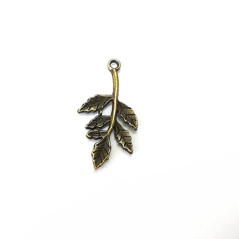 5 Leaf Branch Charms, Nature Charms, Dangle Earring Charms, Small Charms , Necklace Parts, Antique Bronze Plated 29x15mm G36142