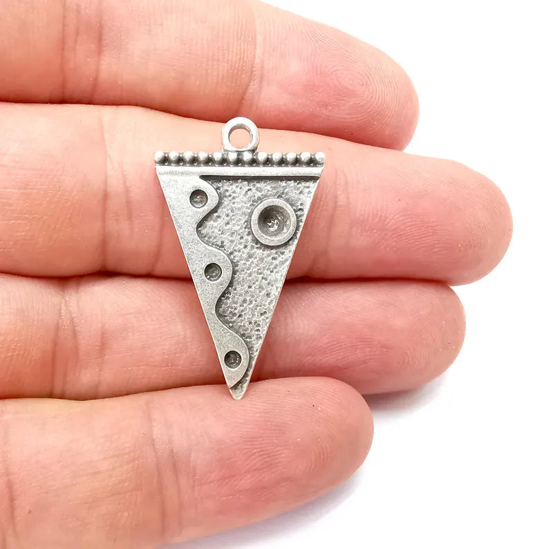 2 Silver Triangle Charms, Blank, Rustic Charms, Earring Charms, Silver Pendant, Necklace Parts, Antique Silver Plated 33x20 3mm G36235