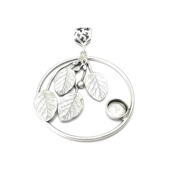 Circle Leaf Pendant Bezel, Cabochon Blank, Locket Pendant Base, inlay Mounting, Resin Necklace, Antique Silver Plated Brass 10mm G36147