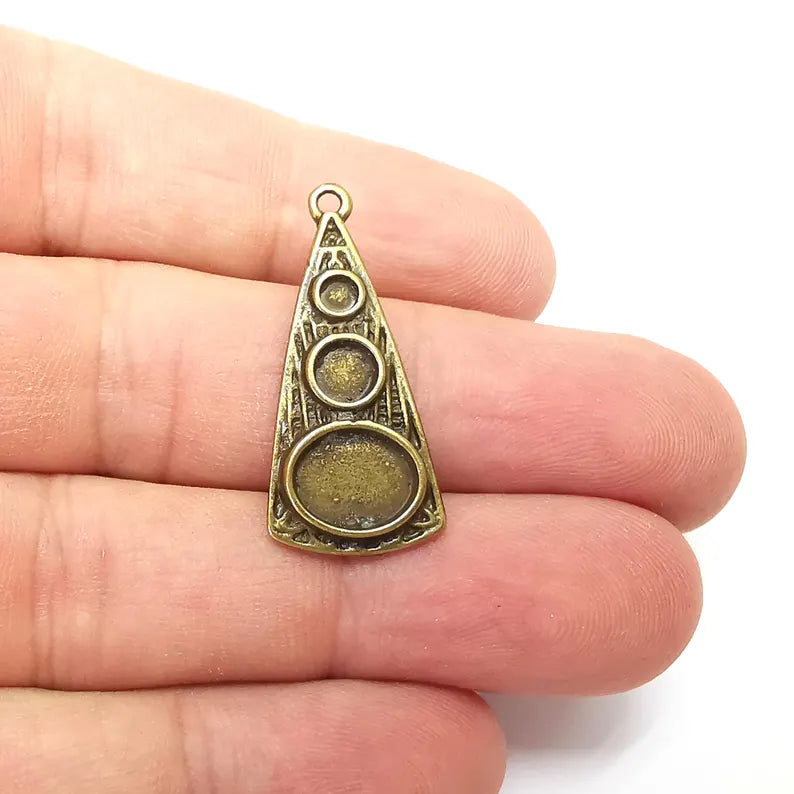 Bronze Charms, Blank Charms, Ethnic Earring Charms, Bronze Rustic Pendant, Necklace Parts, Antique Bronze Plated 32x14mm (9-5-3mm) G36158
