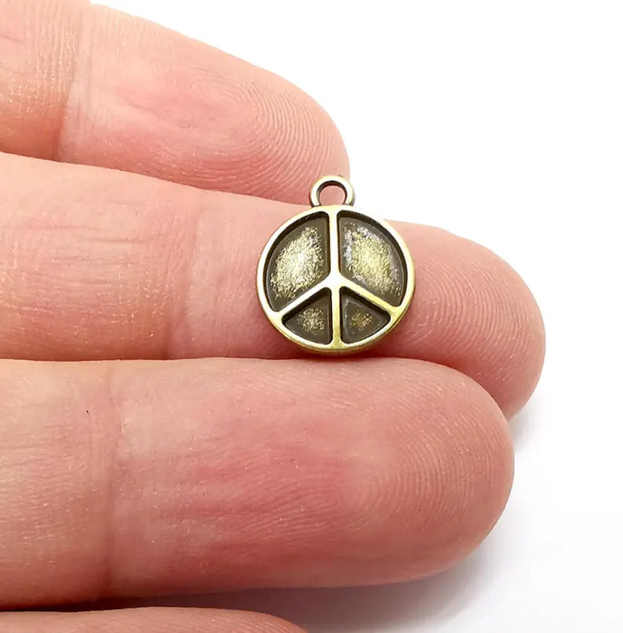 5 Peace Charms, Round Disc Charms, Earring Charms, Bronze Pendant, Small Charms , Antique Bronze Plated Metal 14x12mm G36162